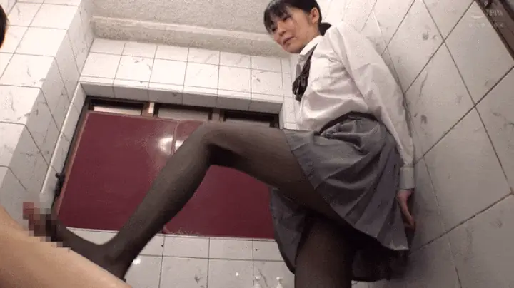 【森日向子】家出JKが制服姿でパンスト足コキしながら責めてくる！